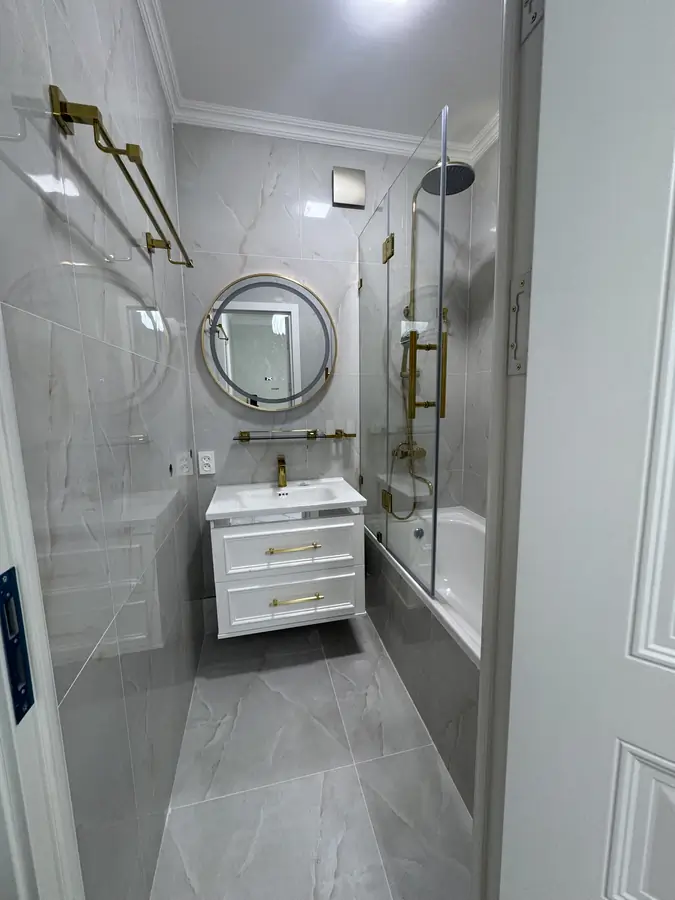 3 xonali kvartira sotiladi − 84 m²