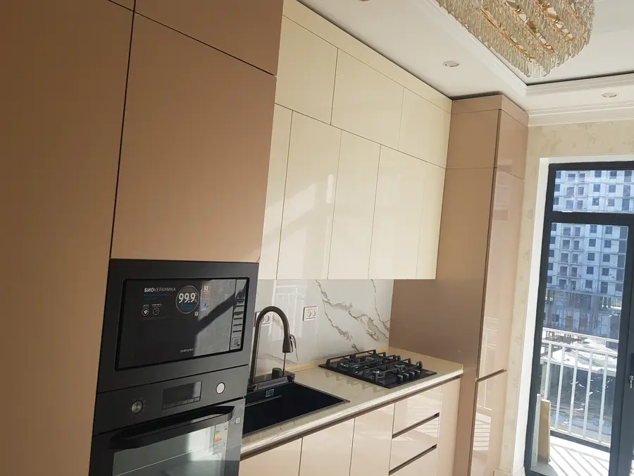 Продается 2-комнатная квартира − 60 м²