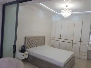 Продается 2-комнатная квартира − 60 м²