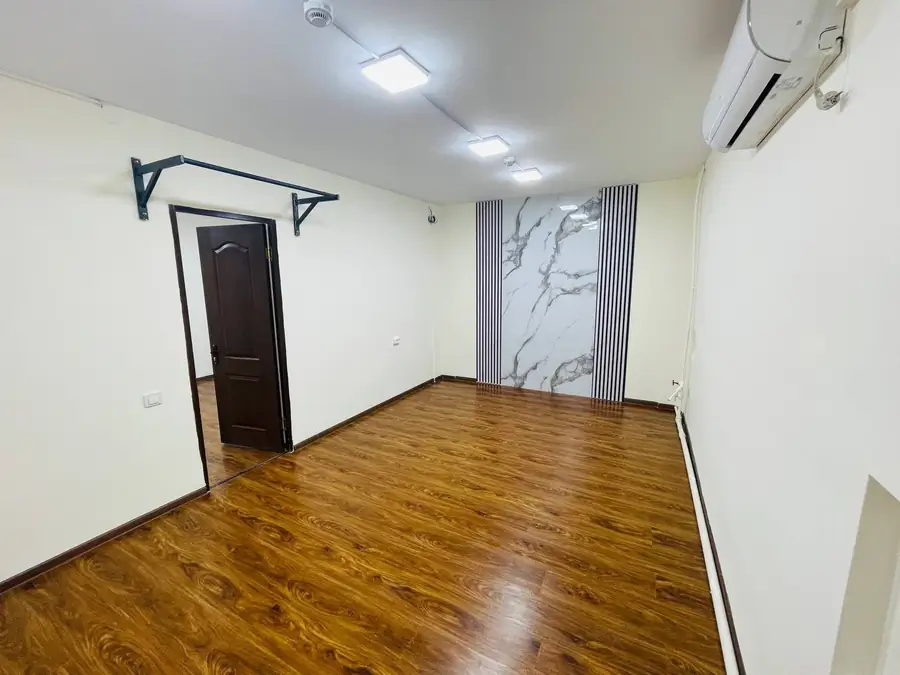Ijaraga ofis − 91 m²