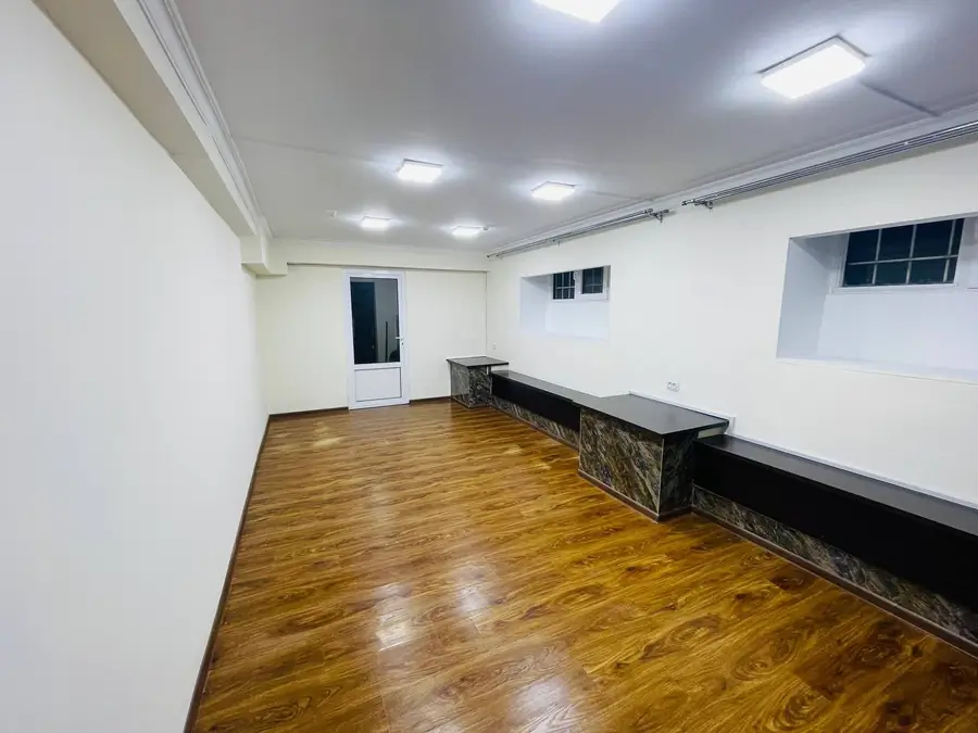 Ijaraga ofis − 91 m²