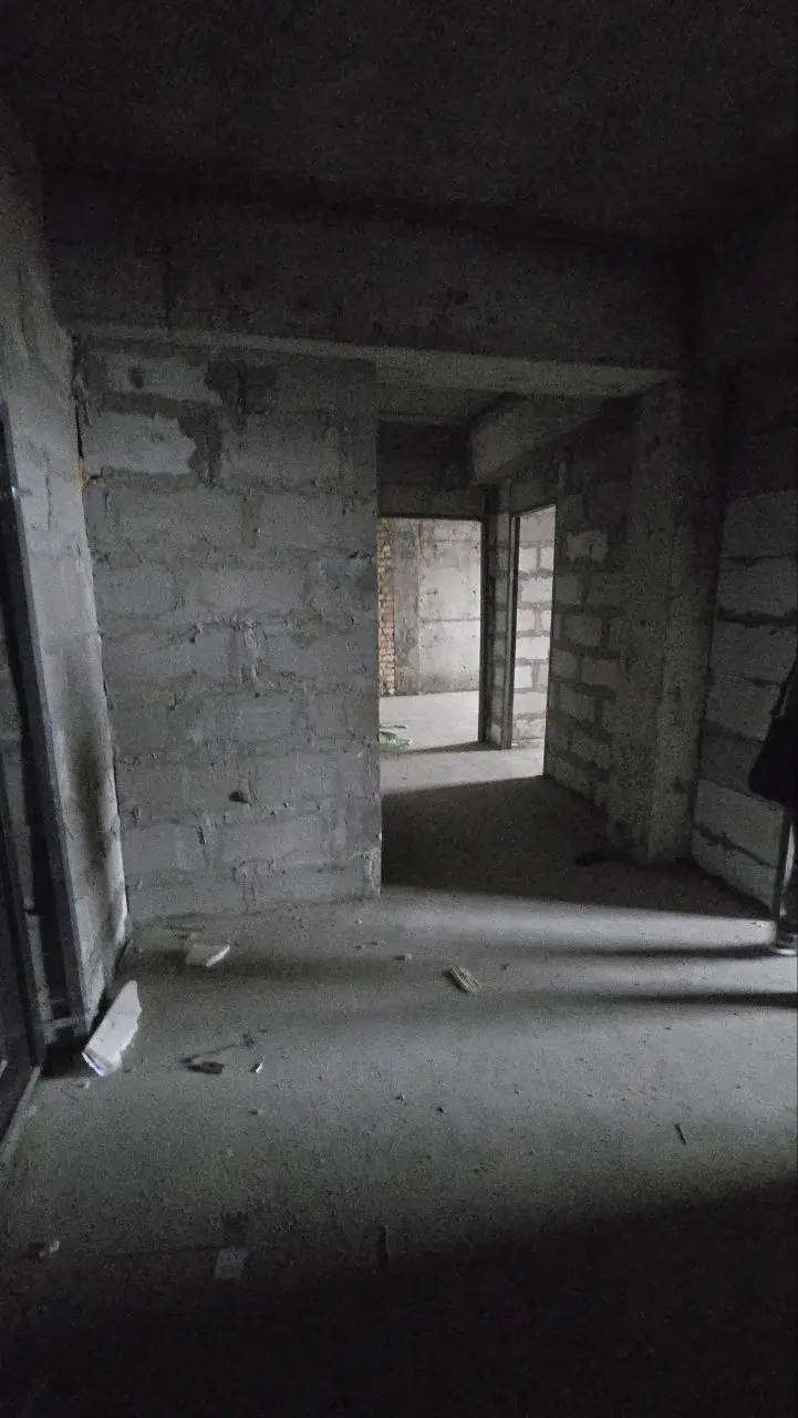 3 xonali kvartira sotiladi − 100 m²