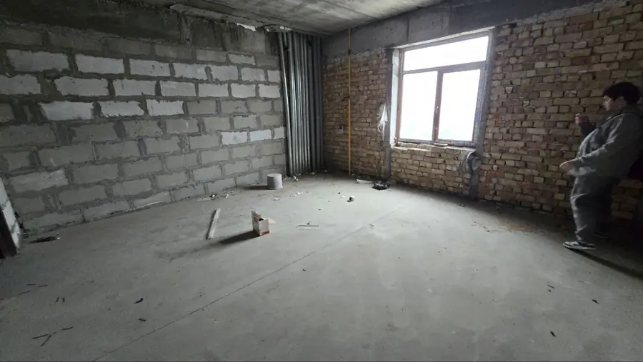 3 xonali kvartira sotiladi − 100 m²