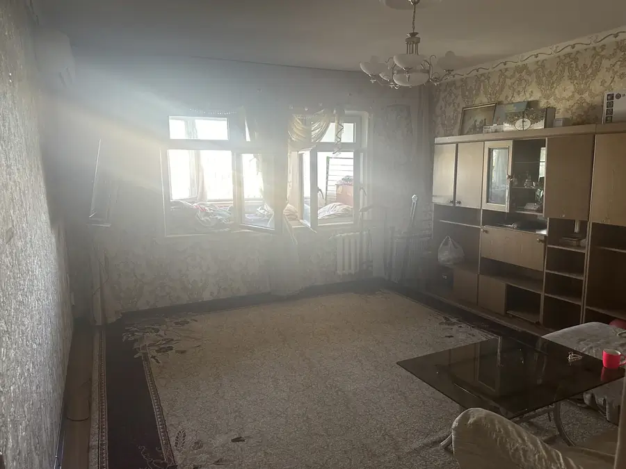 3 xonali kvartira sotiladi − 104 m²