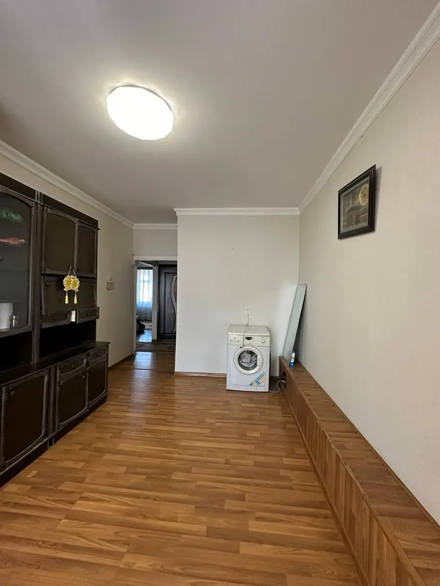 Продается 4-комнатная квартира − 92 м²