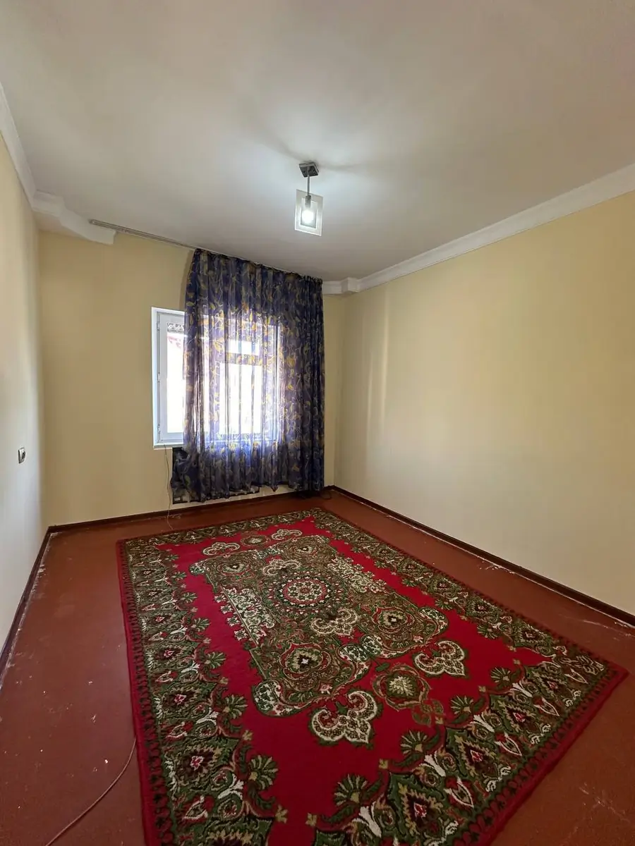Продается 4-комнатная квартира − 92 м²