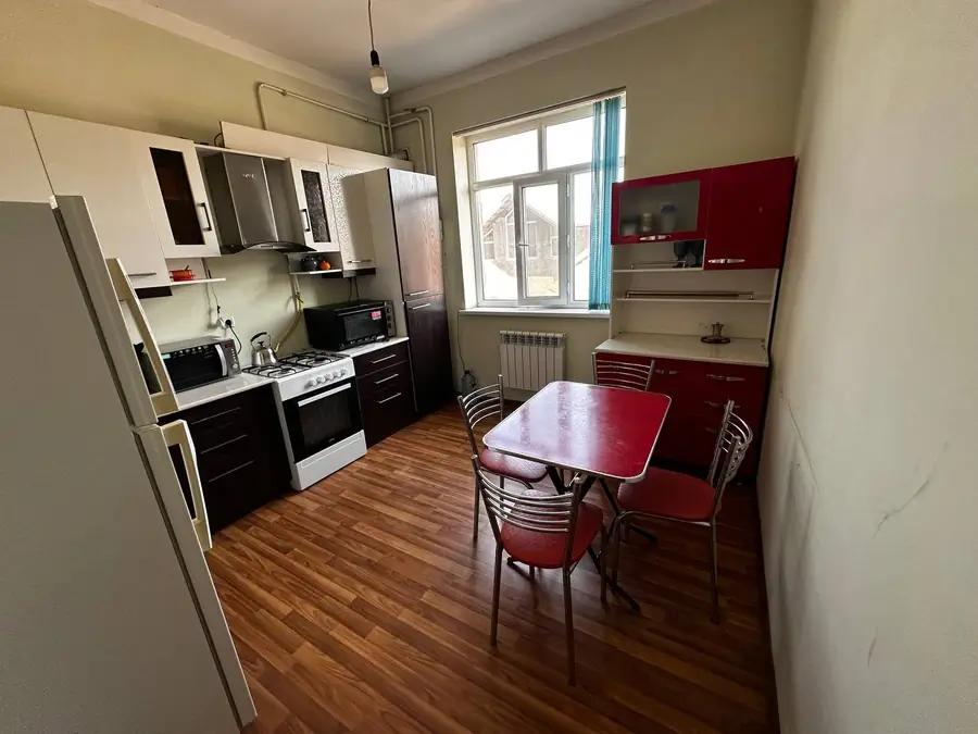 Продается 2-комнатная квартира − 70 м²