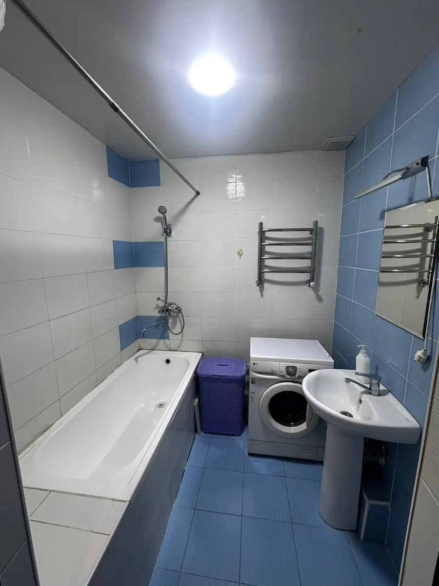 Продается 2-комнатная квартира − 70 м²