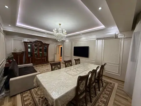 4-комнатная квартира − 136 м², 6/8 этаж