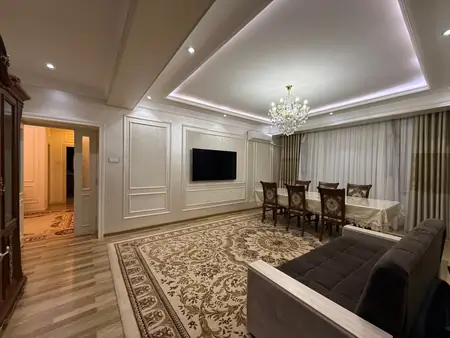 4-комнатная квартира − 136 м², 6/8 этаж