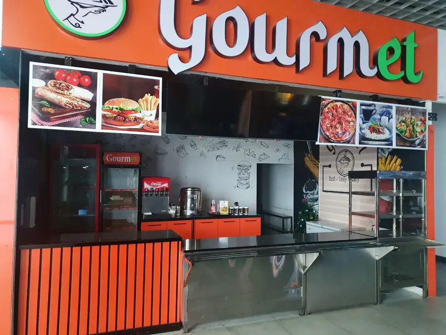 Savdo-sotiq maydoni − 4000 m², 1/4 qavat