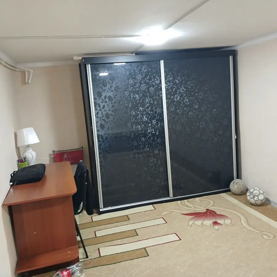 Продается Более 5-комнатная квартира − 68 м²