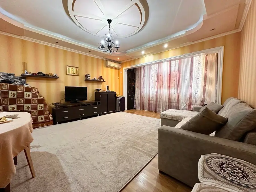 Продается 3-комнатная квартира − 75 м²