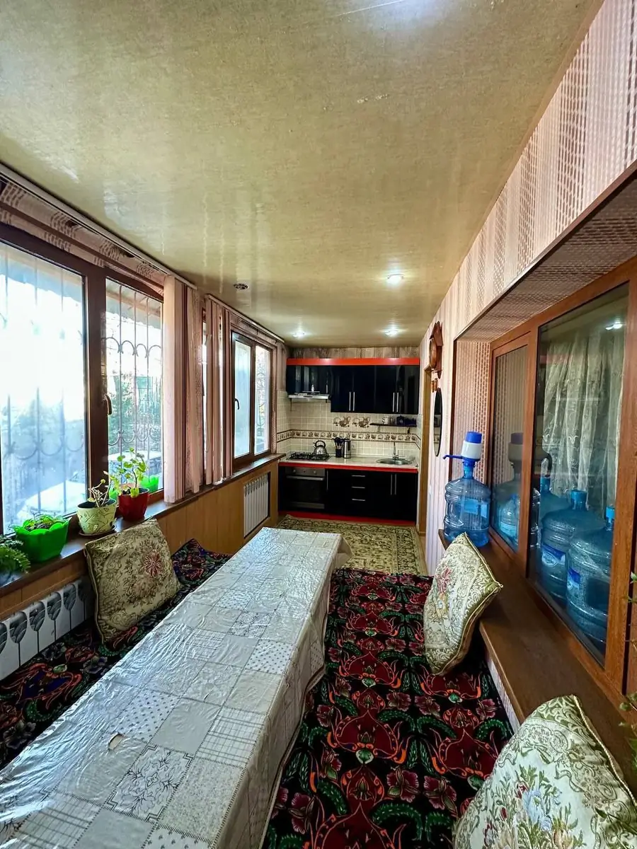 Продается 3-комнатная квартира − 72 м²