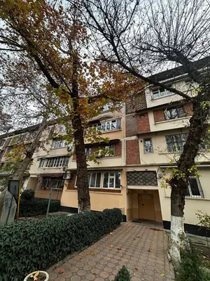 2 xonali kvartira sotiladi − 48 m²
