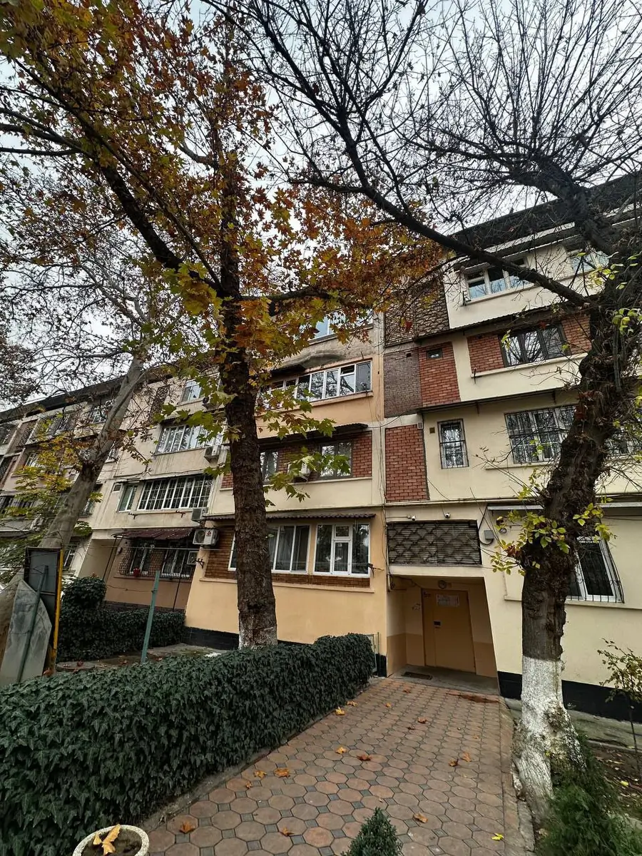 2 xonali kvartira sotiladi − 48 m²