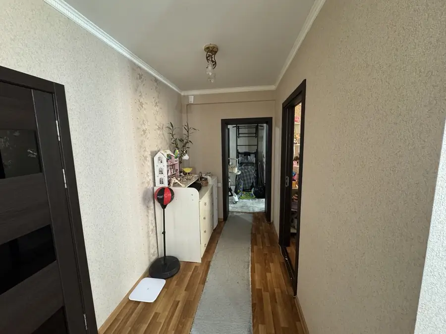 Продается 3-комнатная квартира − 81.2 м²