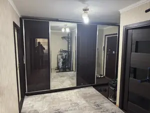 Продается 3-комнатная квартира − 81.2 м²