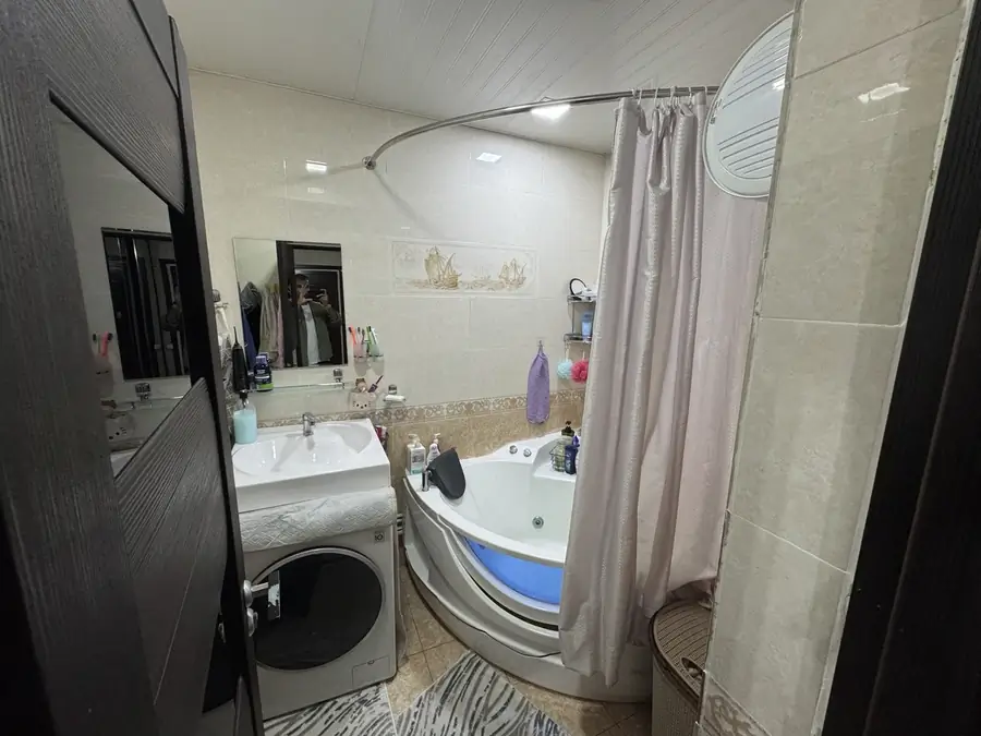 Продается 3-комнатная квартира − 81.2 м²