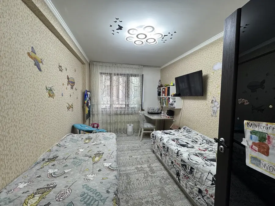Продается 3-комнатная квартира − 81.2 м²