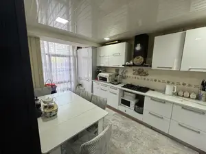 Продается 3-комнатная квартира − 81.2 м²