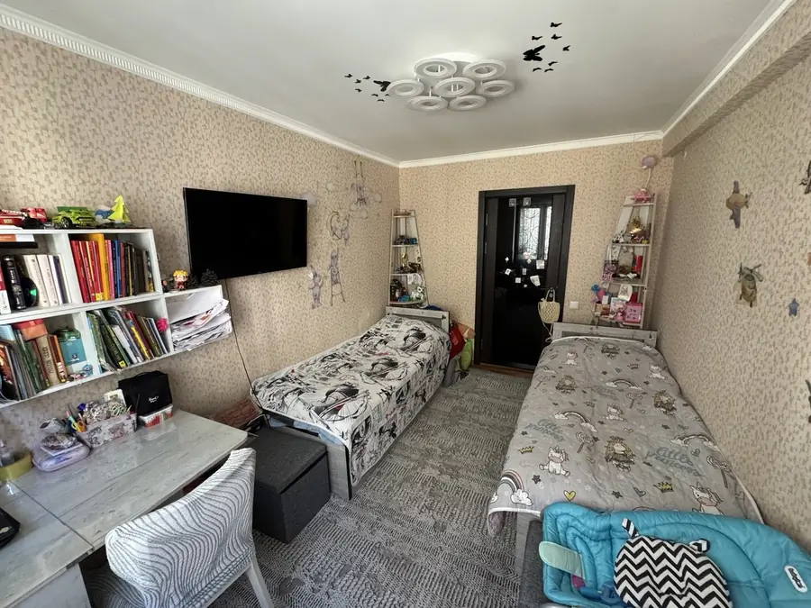 Продается 3-комнатная квартира − 81.2 м²