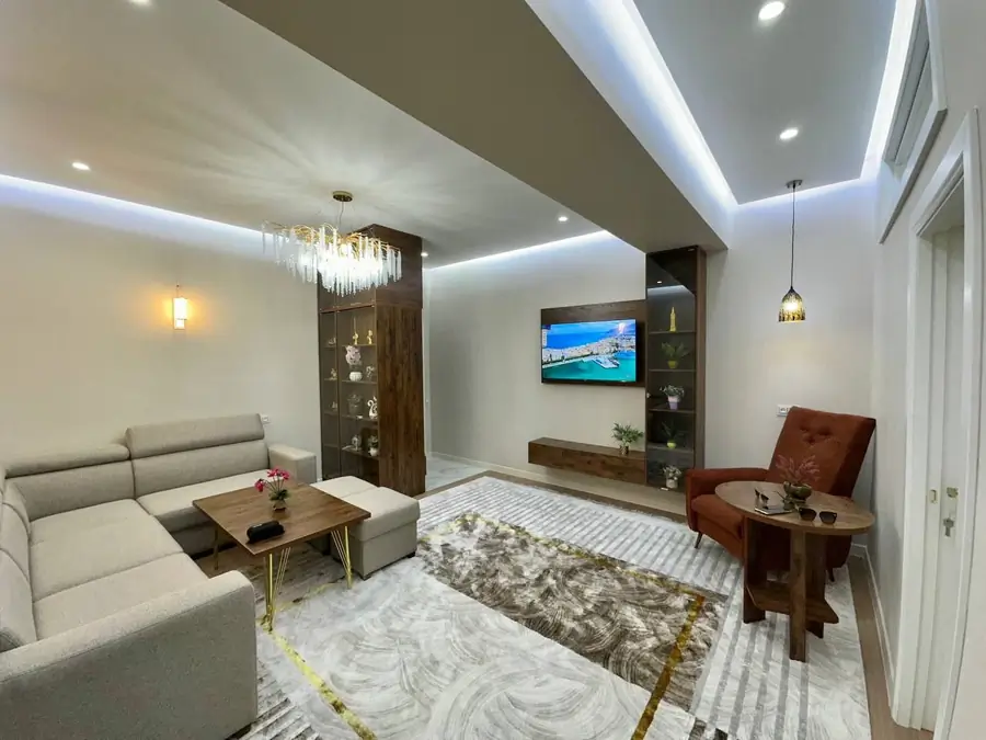 Продается 2-комнатная квартира − 65 м²