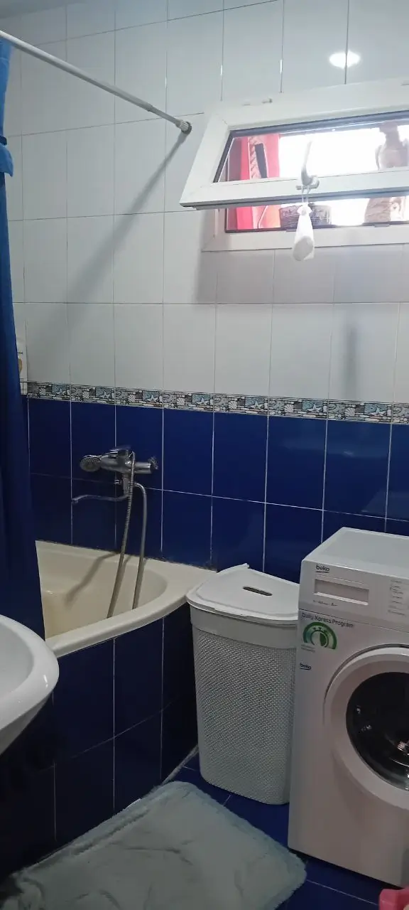 Продается 2-комнатная квартира − 60 м²