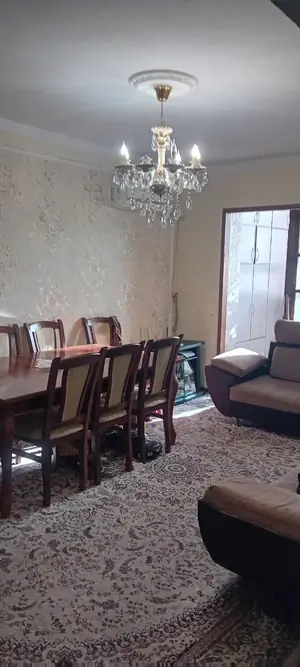 Продается 2-комнатная квартира − 60 м²