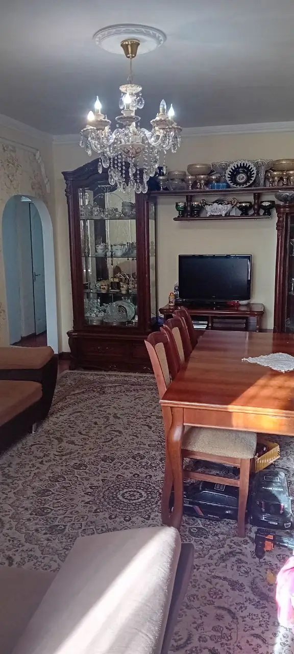 Продается 2-комнатная квартира − 60 м²