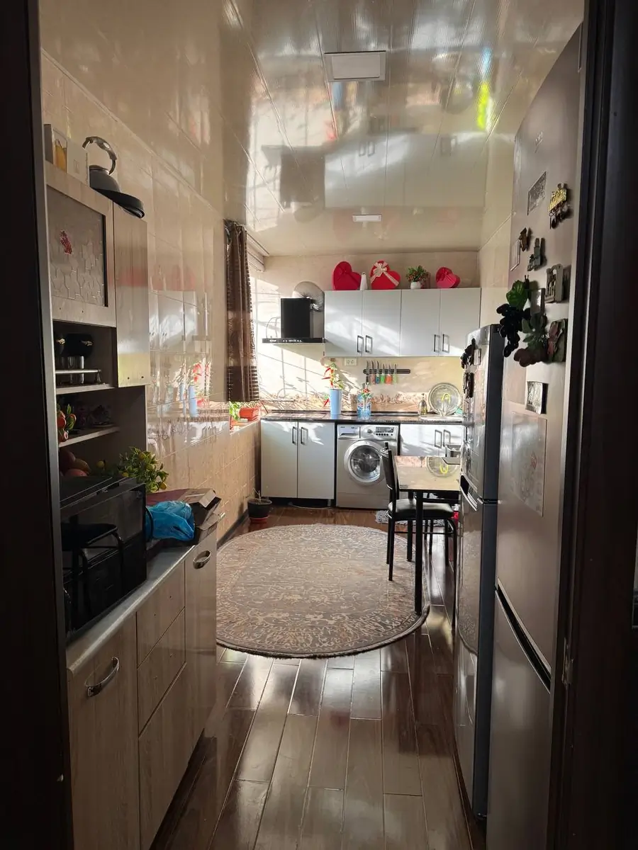 Продается 2-комнатная квартира − 74 м²