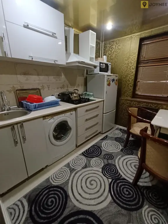 Продается 1-комнатная квартира − 27 м²