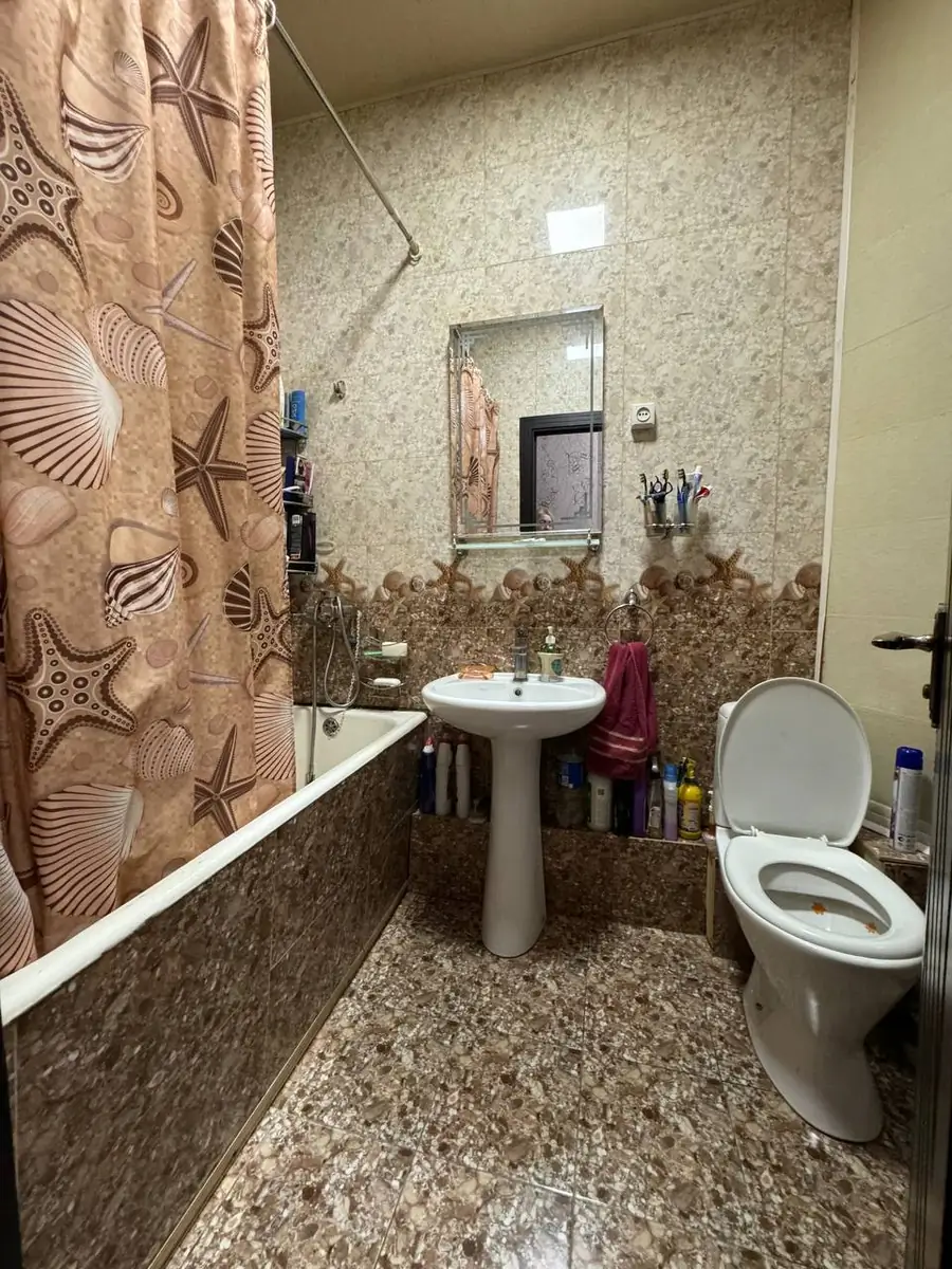 2 xonali kvartira sotiladi − 60 m²