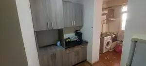Продается 4-комнатная квартира − 80 м²