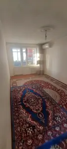 Продается 4-комнатная квартира − 80 м²