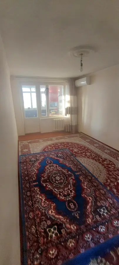 Продается 4-комнатная квартира − 80 м²