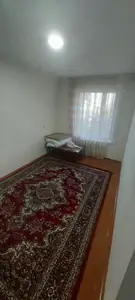 Продается 4-комнатная квартира − 80 м²