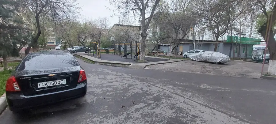 Продается 4-комнатная квартира − 80 м²