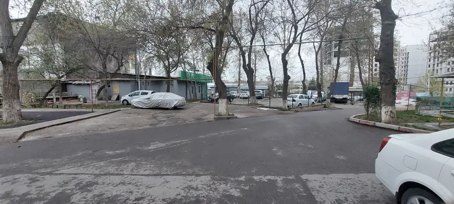 Продается 4-комнатная квартира − 80 м²