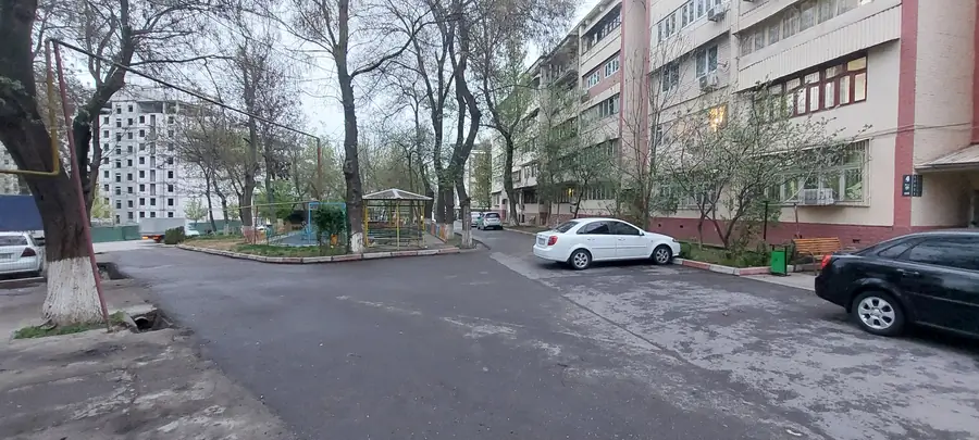 Продается 4-комнатная квартира − 80 м²