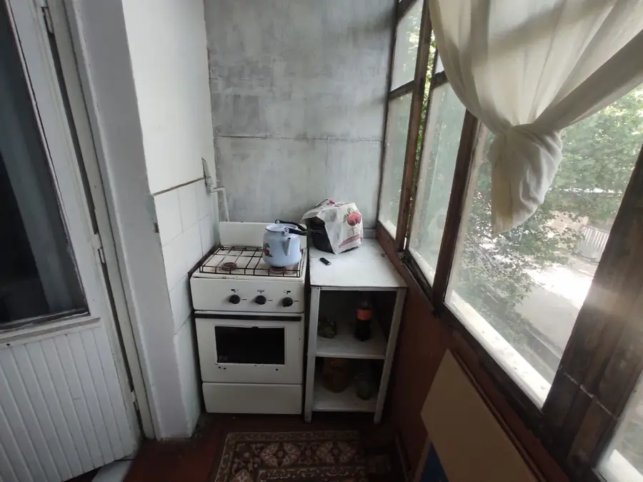 1 xonali kvartira sotiladi − 28 m²