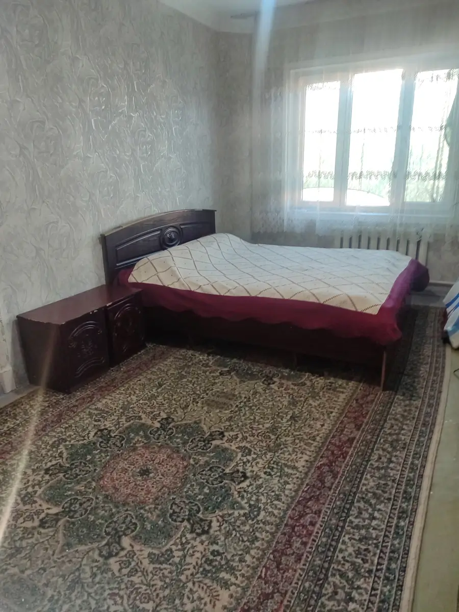 1 xonali kvartira sotiladi − 42 m²