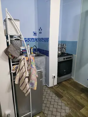 Продается 2-комнатная квартира − 42 м²