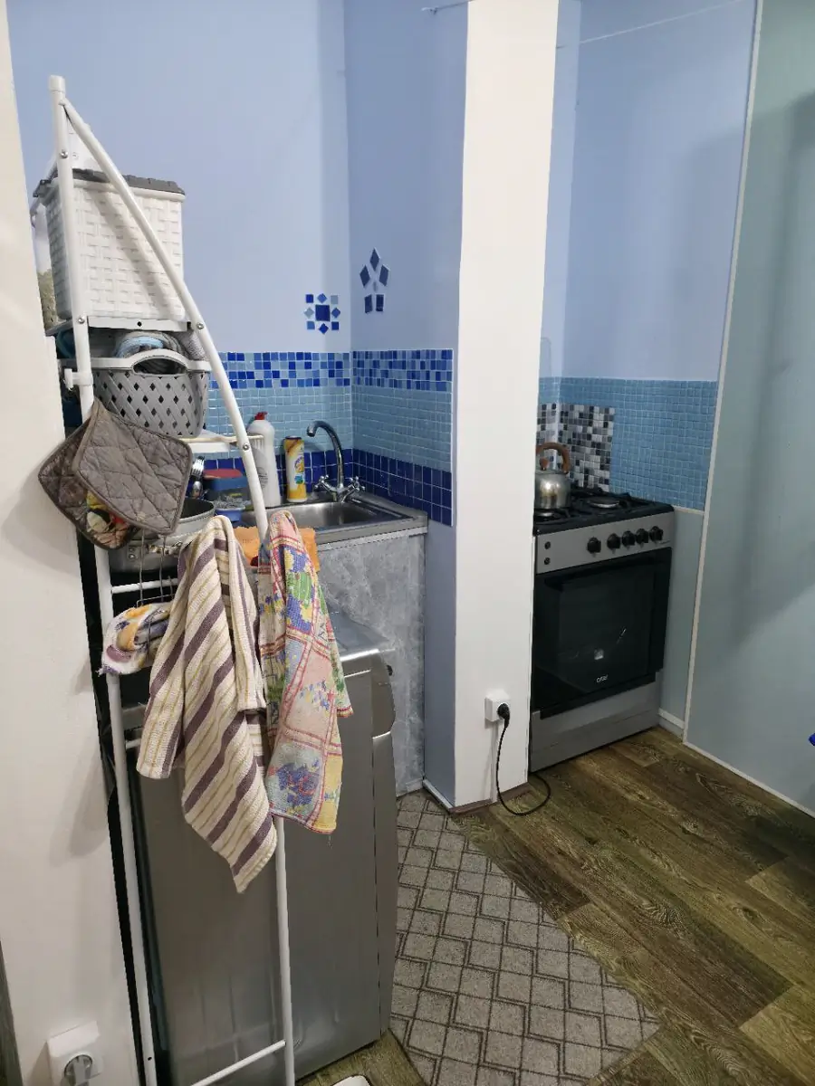 Продается 2-комнатная квартира − 42 м²
