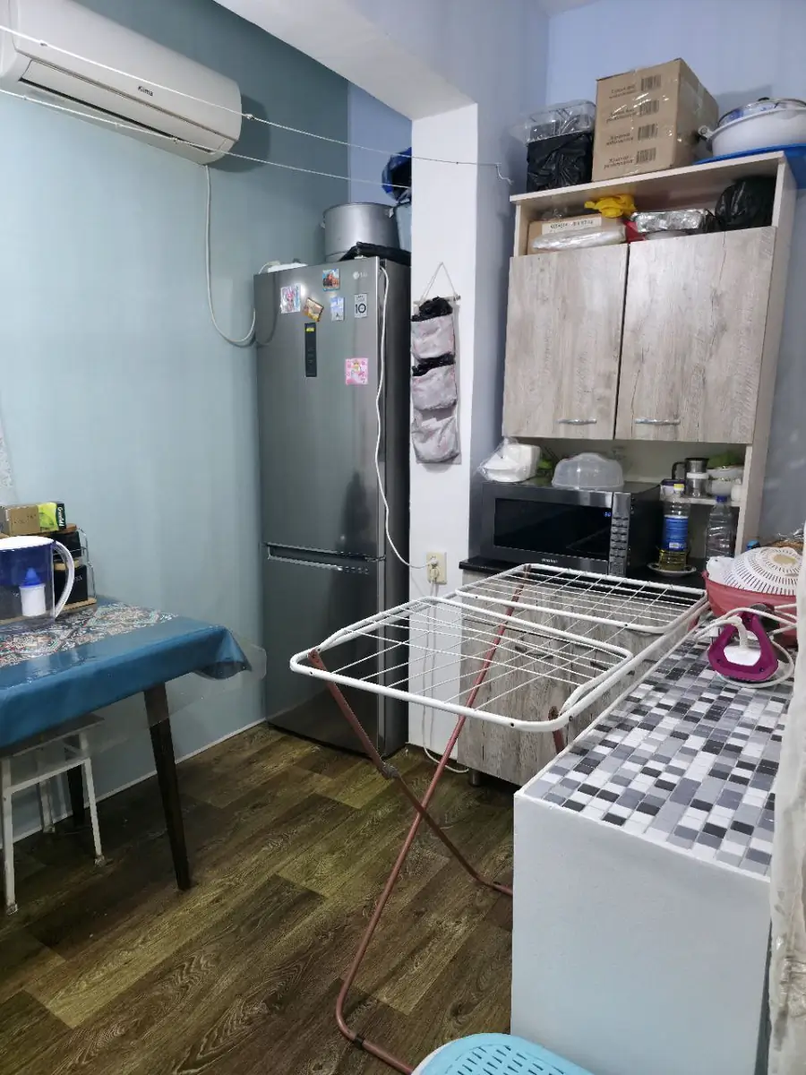 Продается 2-комнатная квартира − 42 м²