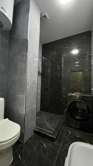 Продается 4-комнатная квартира − 121 м²