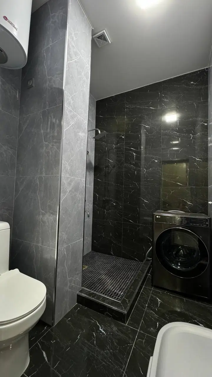 Продается 4-комнатная квартира − 121 м²