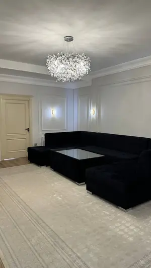Продается 4-комнатная квартира − 121 м²