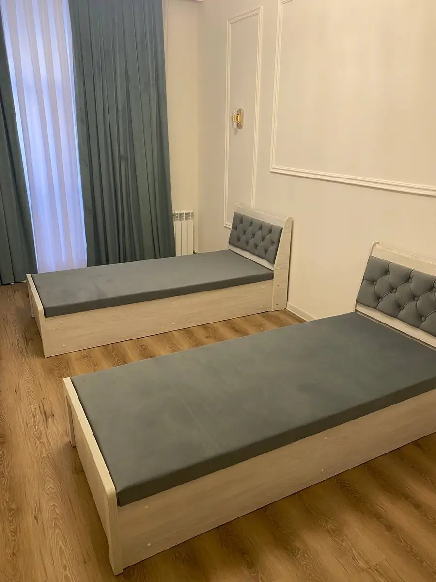 Продается 4-комнатная квартира − 121 м²