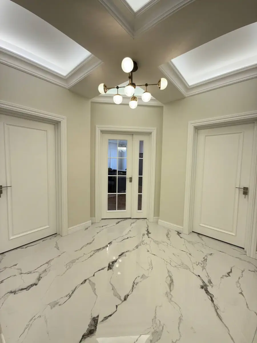 3 xonali kvartira sotiladi − 92 m²